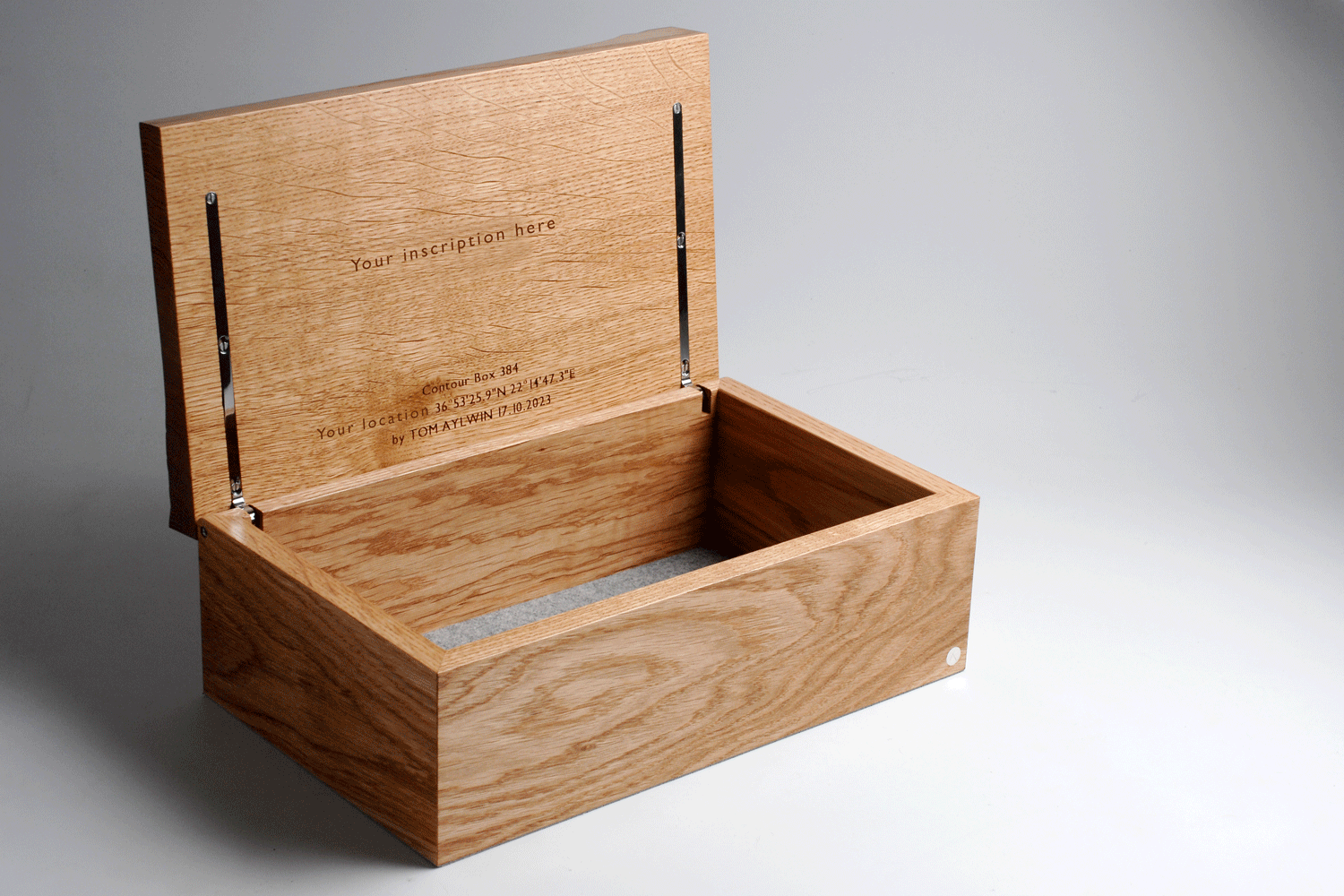 Handcrafted Oak Keepsake Box of Fitz Roy – Contour Boxes